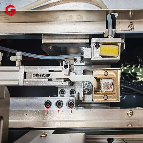 Fully Automatic Single-end Crimping and Terminal Insertion into Housing Machine GL-1801 - Image 4