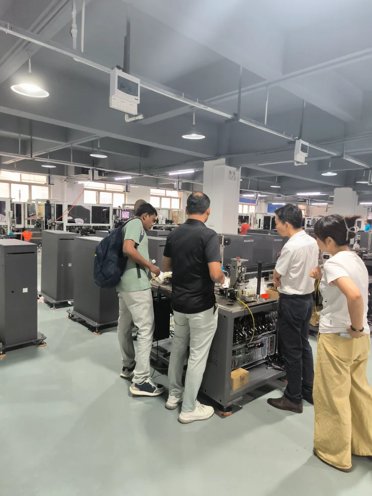 Indian_clients_visiting_the_factory